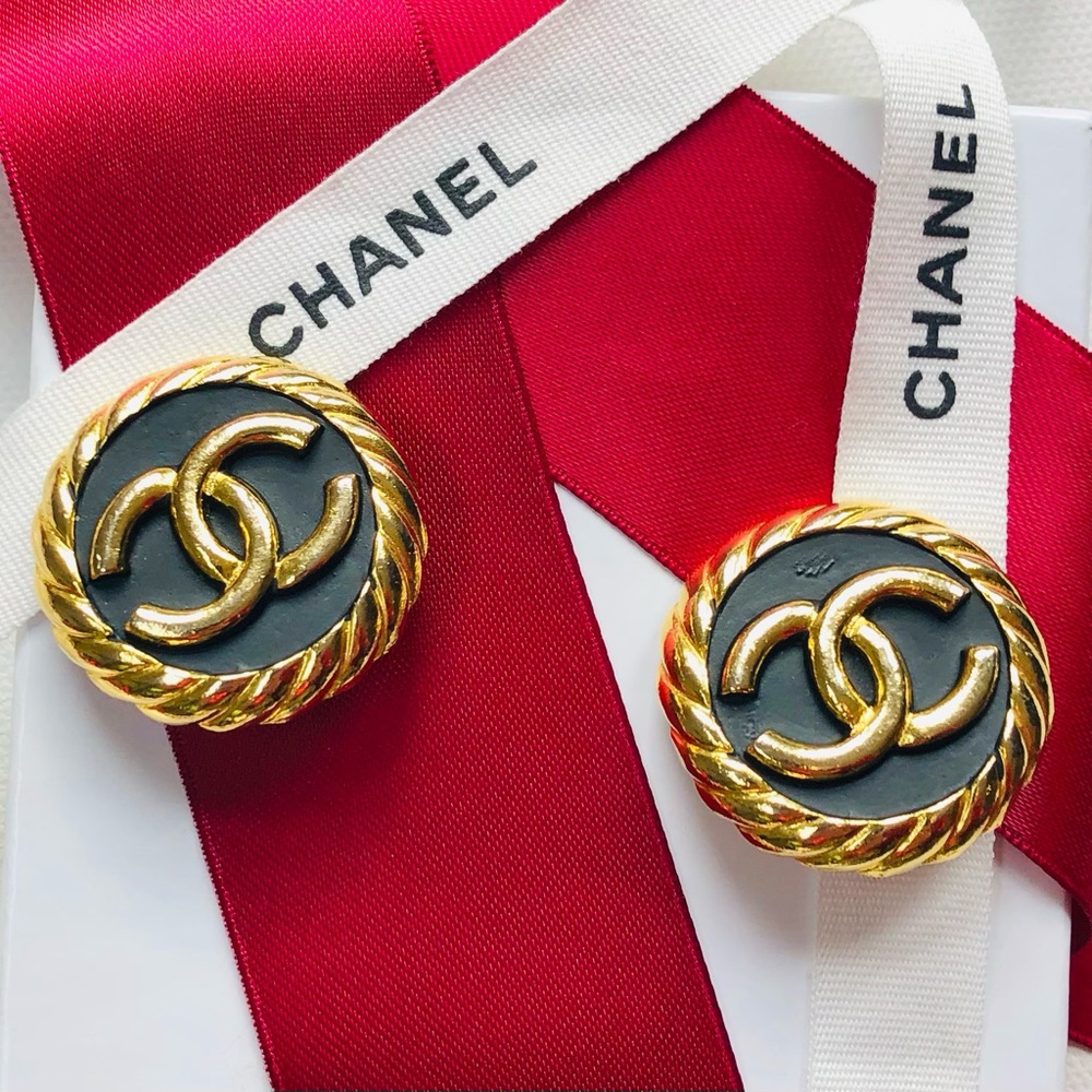 Vintage Chanel CC Logo Round Black Enamel and Gold Plated Clip On Earrings COA